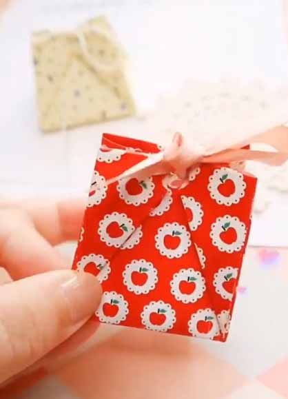 wrapping gift (22) wrapping gift 22