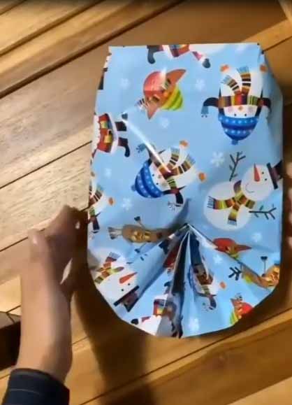 wrapping gift (42) wrapping gift 42